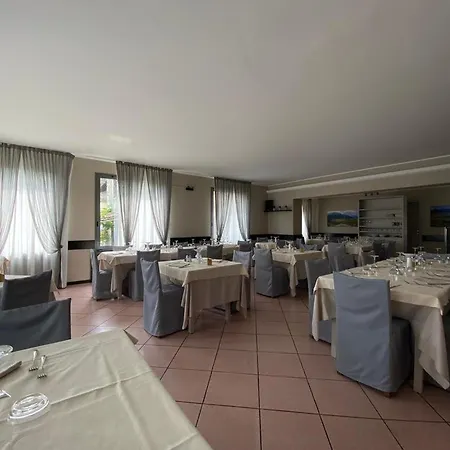 Отель Del Mera-ristorante Da Lui 2*